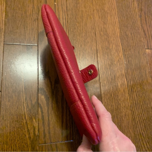 LODIS Olivia Red Pebbled Leather Wristlet Clutch Purse - Picture 7 of 10